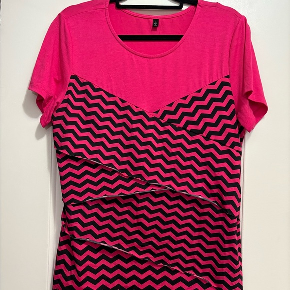 Tops - Pink Zigzag Patterned Women's Top